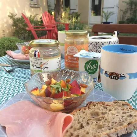 Nuitee Naturopathique * La Rochelle (Charente-Maritime)